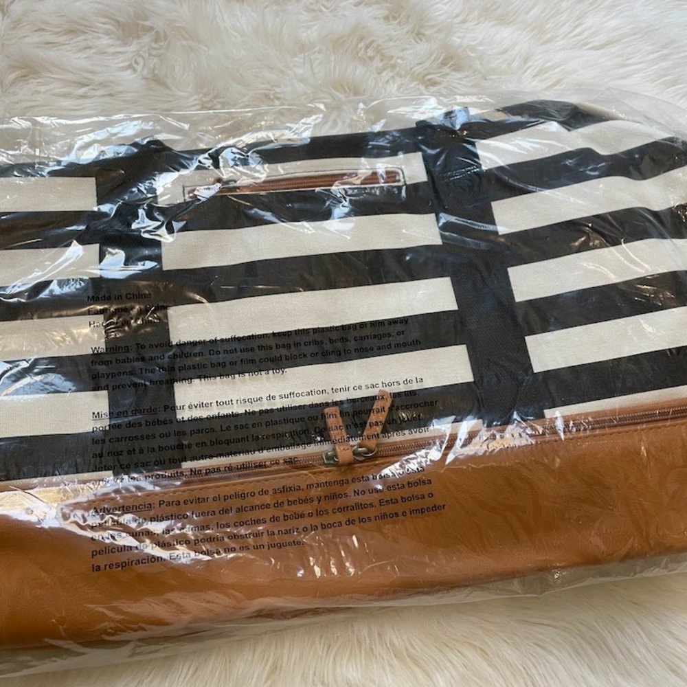 DSW Travel Bag black and white chunky stripe